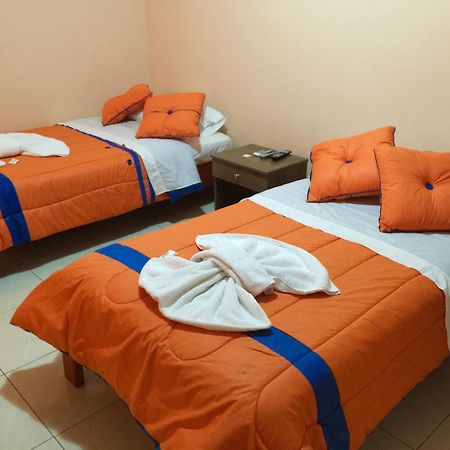 Hostal Tongo Reef Puerto Baquerizo Moreno Rum bild