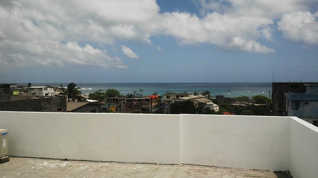 Hostal Tongo Reef Puerto Baquerizo Moreno Exteriör bild
