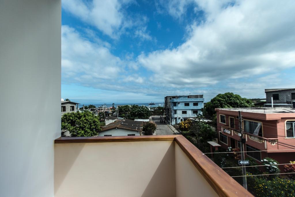 Hostal Tongo Reef Puerto Baquerizo Moreno Exteriör bild